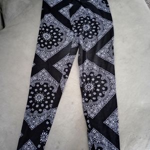 Geometric leggings